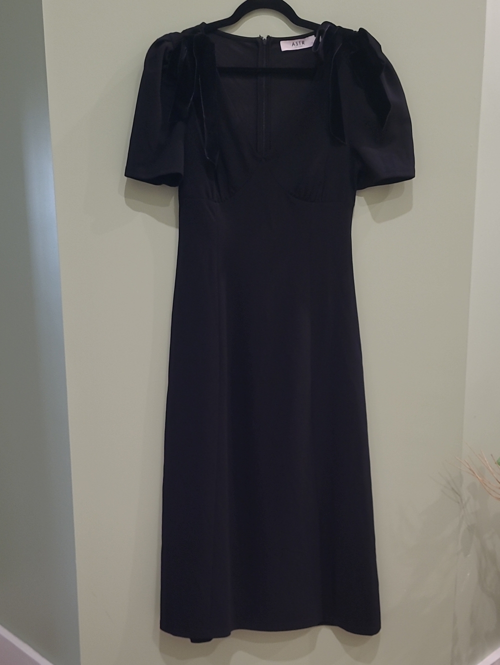 ASTR Black Puff-Sleeve With Velvet Bows Midi Maxi Dress